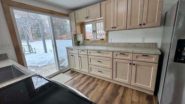 Building Photo - 21 1st Ave