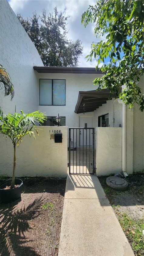 Primary Photo - 11008 SW 71st Ln