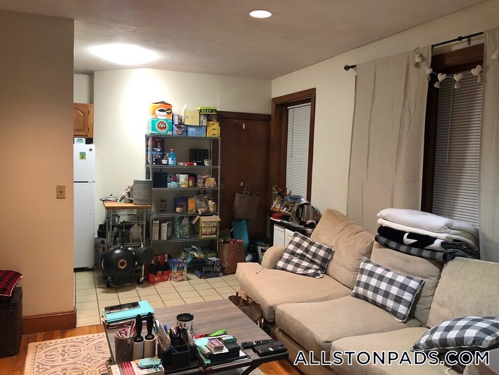 Foto principal - 240 Kelton St
