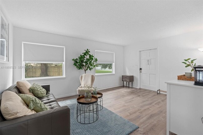 Foto del edificio - 4255 Wee St