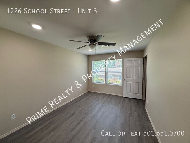 Building Photo - 1226 School St