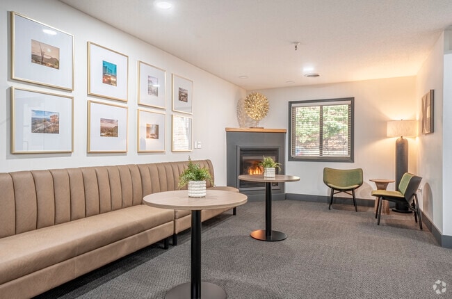 Lobby - Pine Ridge Apartment Homes - 135 Marcou Rd, Onalaska