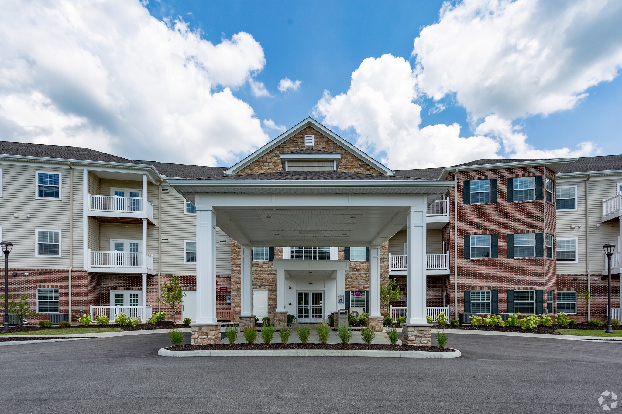 Springwood in Hudson – photo 1 of 44