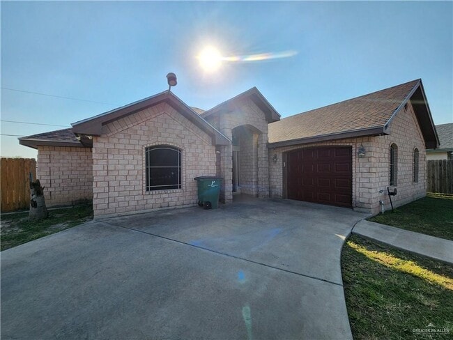 Building Photo - 15 Loma Linda Cir S