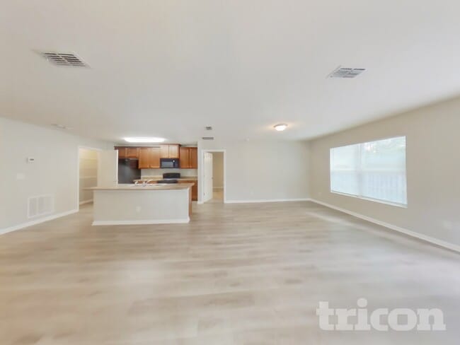 Building Photo - 15402 Bareback Dr