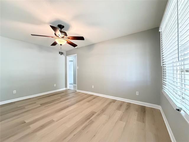 Foto del edificio - 619 Midvale Dr