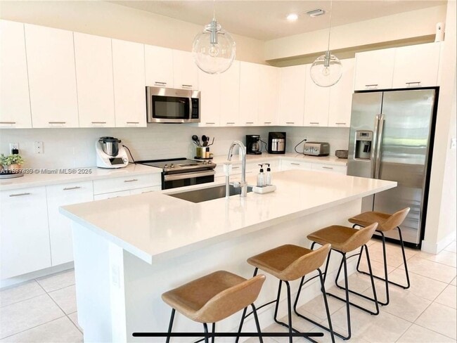 Foto del edificio - 4640 NW 84th Ave