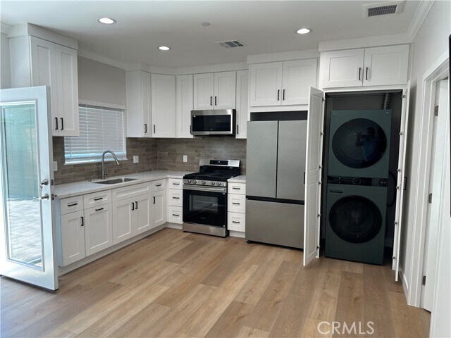 Foto principal - 6858 Amestoy Ave