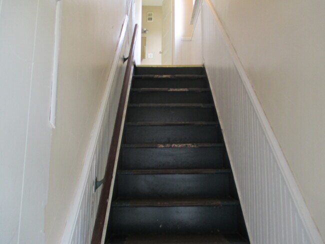 Foto del edificio - 1318 E 9th St