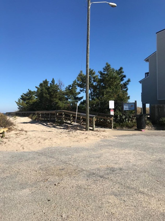 beach access - 1538 E Ocean View Ave