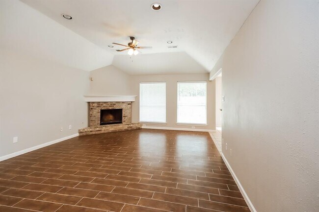 Building Photo - 3332 Jessica Ct