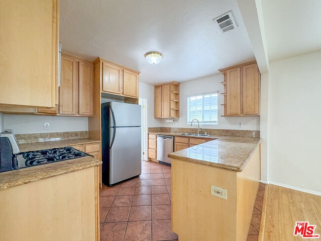 Building Photo - 4459 W 136th St