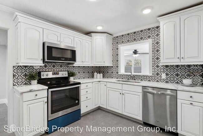 Foto del edificio - 4 br, 4 bath House - 1673 Mayfield Ave