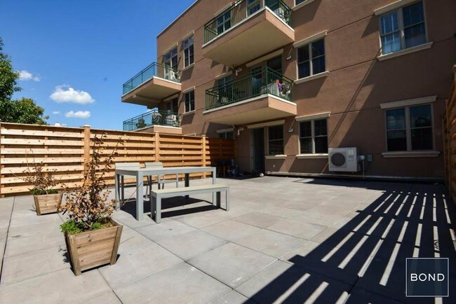 Foto del edificio - 154 N 7th St