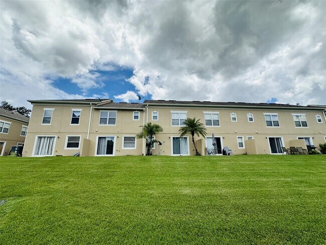 Foto del edificio - 200 Sterling Springs Ln