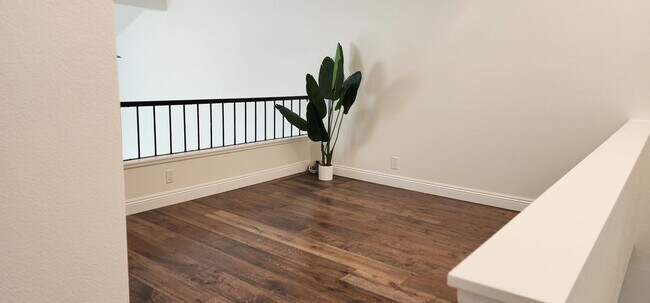Building Photo - 71 Corsica Dr