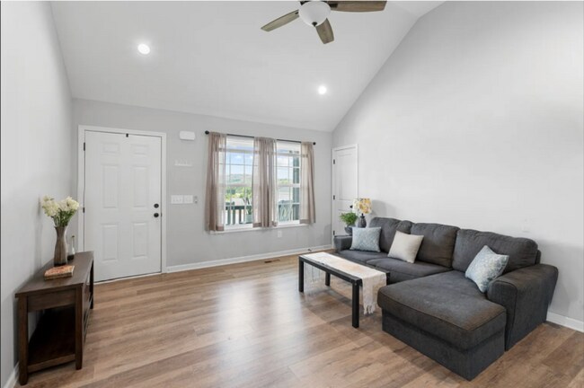 Foto del edificio - Pristine 3 Bed, 2 Bath Rental Built in 2022!