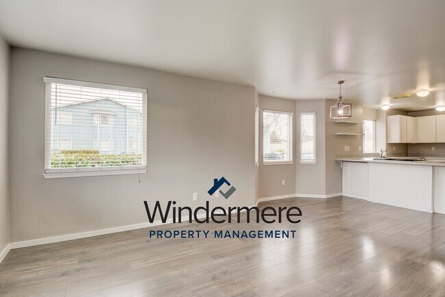 Foto del edificio - 2 bed 1.5 bath first level condo