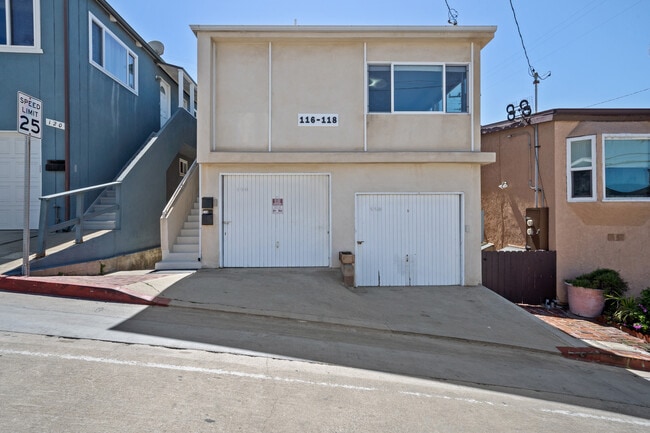 Building Photo - 118 41st St