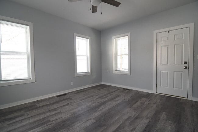 Building Photo - 5938 5th Ave