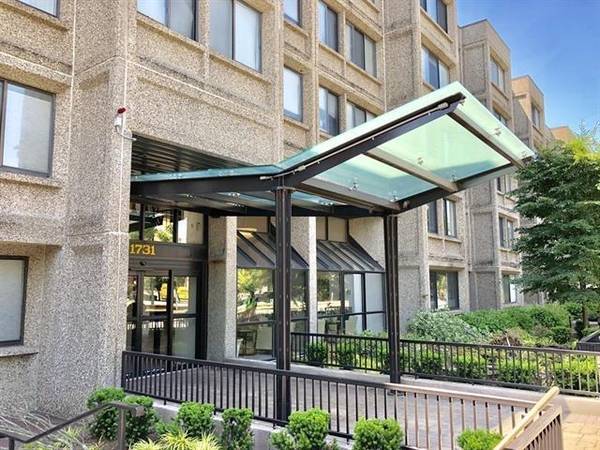 Foto del edificio - 1731 Beacon St