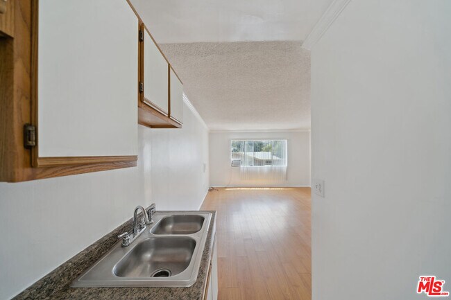 Foto del edificio - 6827 Leland Way