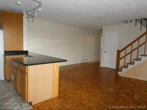 Building Photo - 203 W Walk