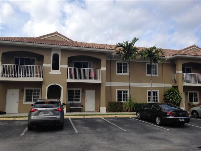 Foto del edificio - 4812 Washington St