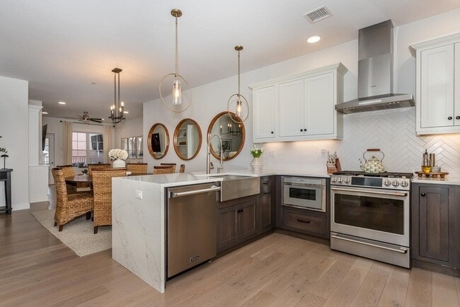 Photo - DGevol House