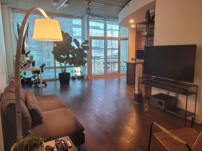 Foto del edificio - 923 Peachtree St NE