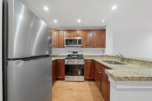 Building Photo - 317 Ellery Ct