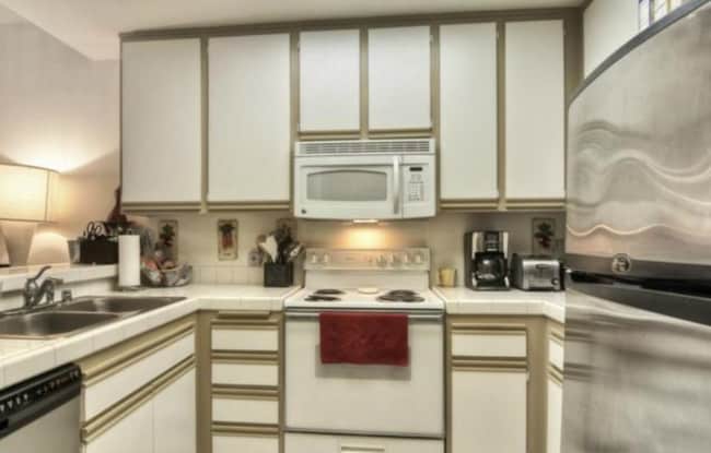 Building Photo - 2960 Champion Way