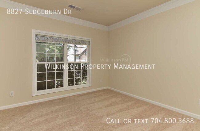 Foto del edificio - 8827 SedgeBurn Dr