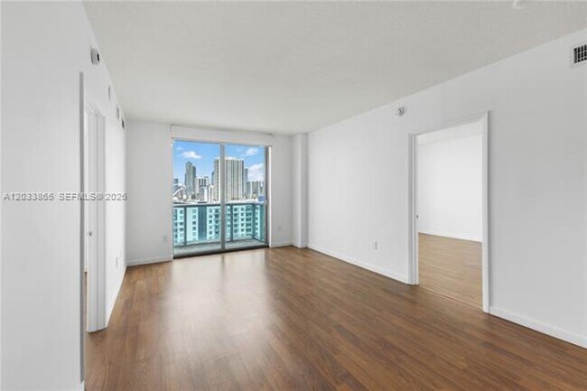 Foto del edificio - 333 NE 24th St