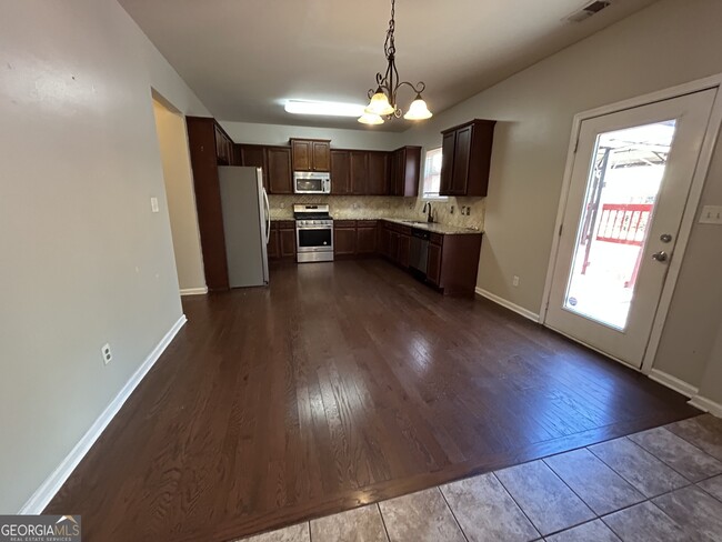 Building Photo - 214 Farm Manor Ct