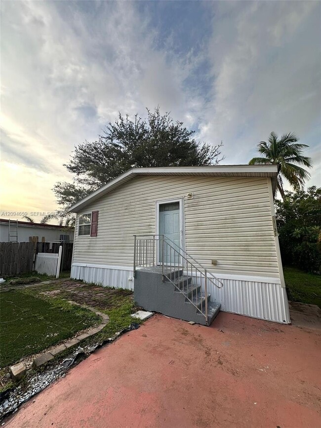 Building Photo - 21631 NW 8th Ct