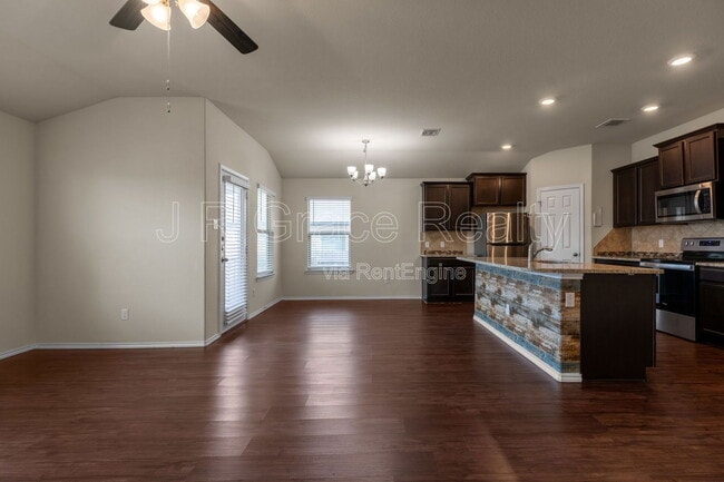 Building Photo - 3208 Beutel Rd