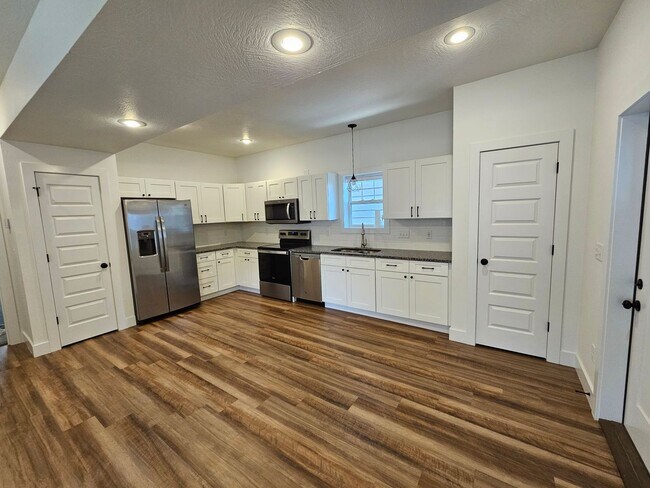 Foto del edificio - 1361 E Cherry, Springfield