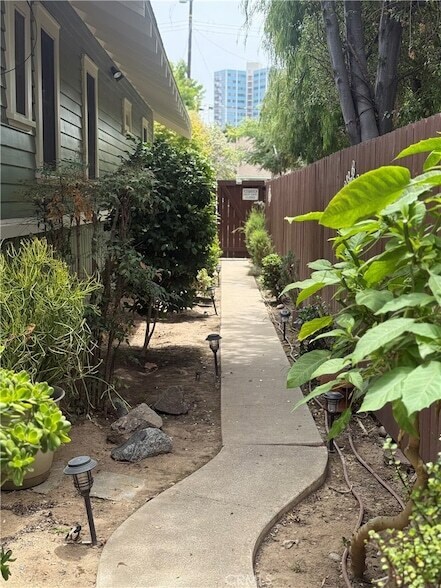 Foto del edificio - 2851 E Vista St