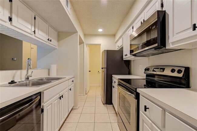 Foto del edificio - 3200 S Gessner Rd