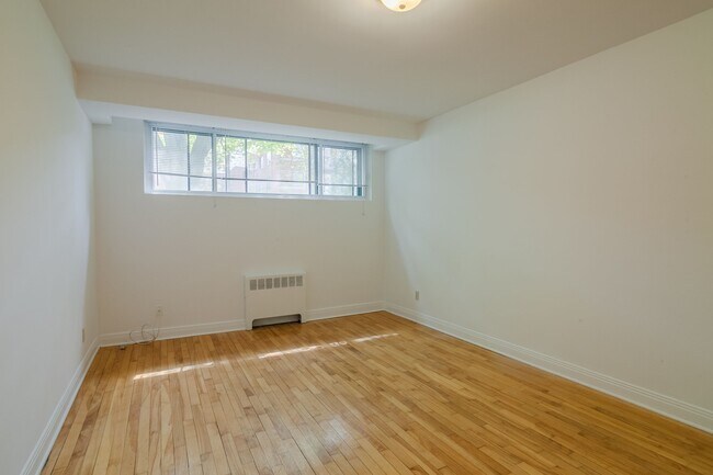 Photo du bâtiment - 4515 Av. Dupuis