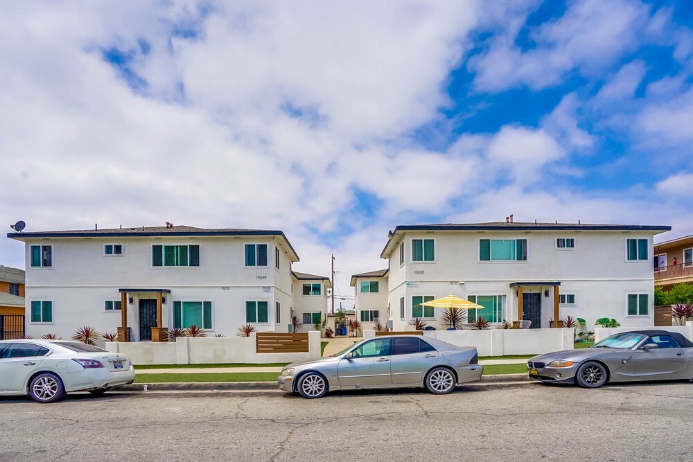 Primary Photo - 10239 Woodworth Ave