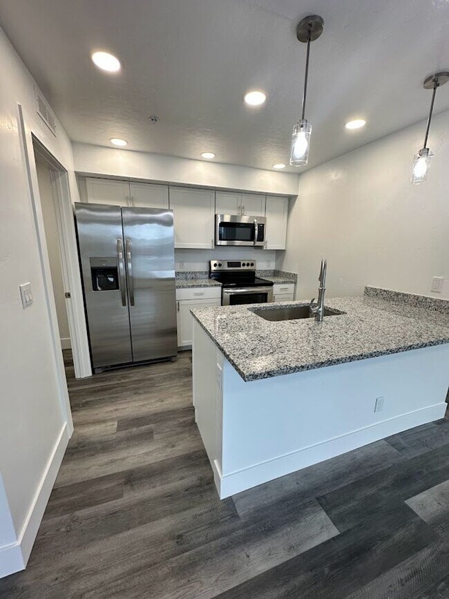 Foto del edificio - 1553 Clear Creek Dr