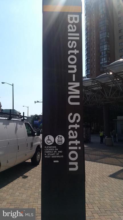 Building Photo - 1188 N Utah St