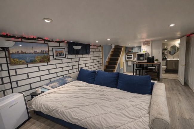 Living Room - 10 Oak Park Av