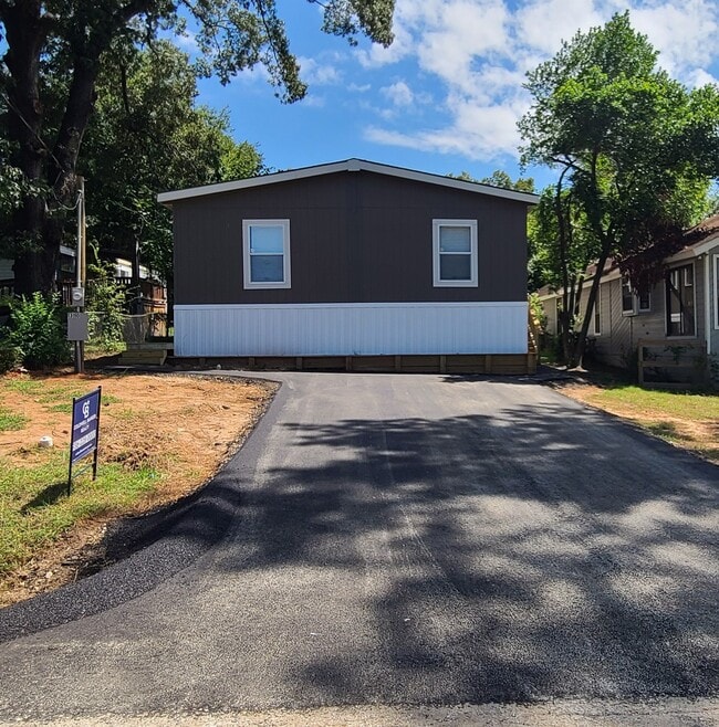 Building Photo - 13110 Lake Villa Dr