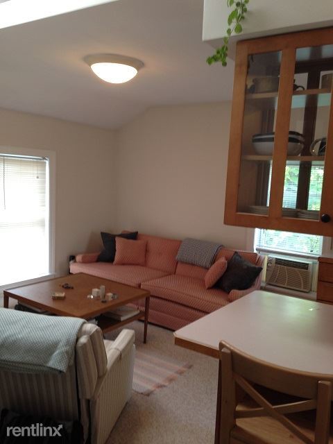 Foto del edificio - 1 br, 1 bath Triplex - 604 Miller Ave 604 ...