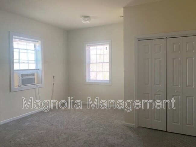 Foto del edificio - 516 N Beckford Dr