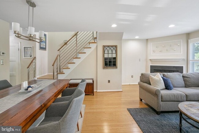 Foto del edificio - 7433 Hatherleigh Ct