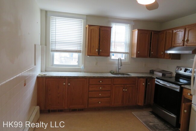 Building Photo - 3 br, 1.5 bath House - 3124 Longshore Ave.